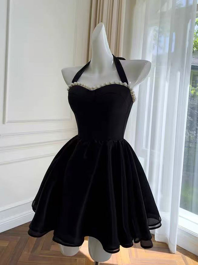 A-line Sweetheart Neck Black Short Homecoming Dress with Beads