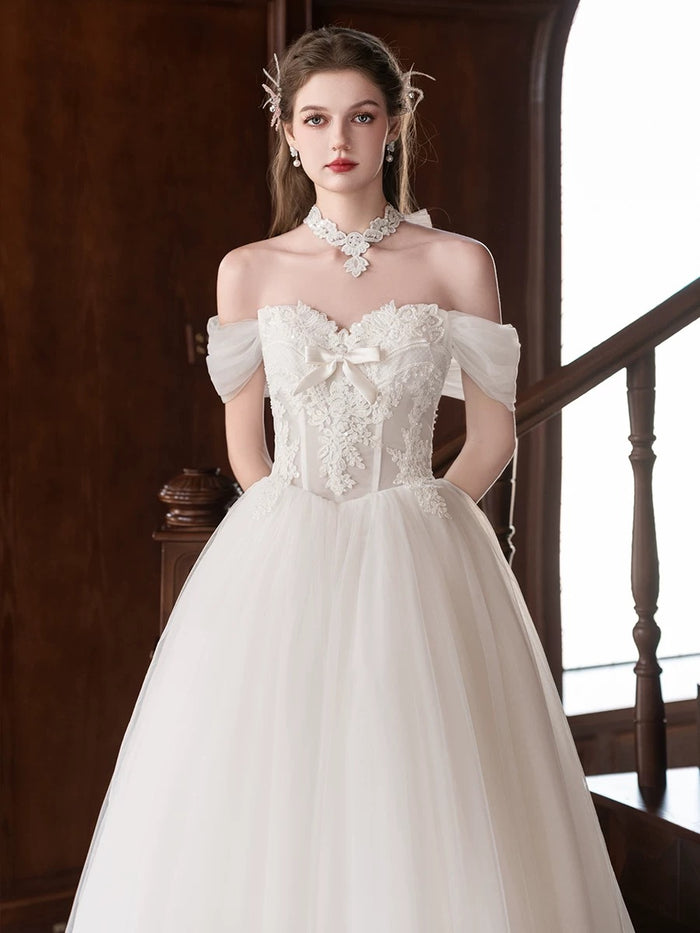 A-Line Sweetheart Neck Tulle Lace White Long Prom Dress