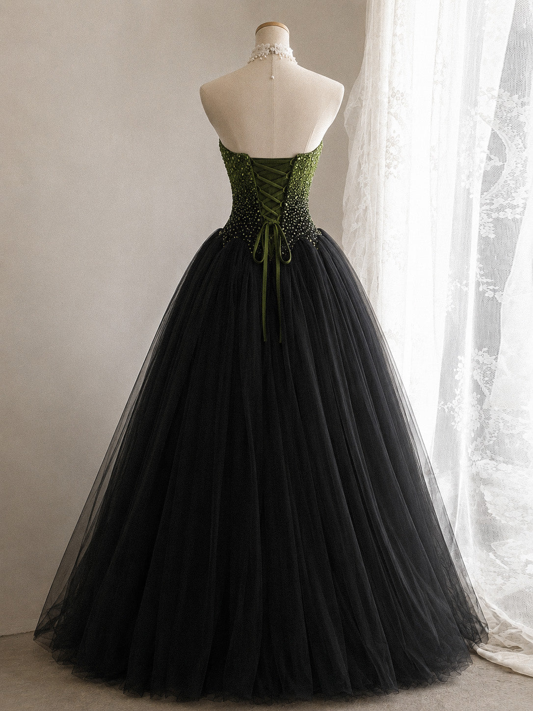 Unique Sweetheart Neck Tulle Black Long Prom Dress with Beads